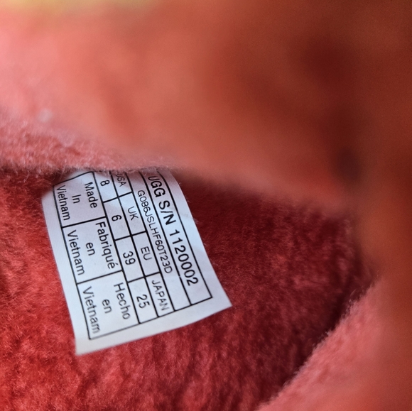 UGG Slides 🌈 - Picture 5 of 5